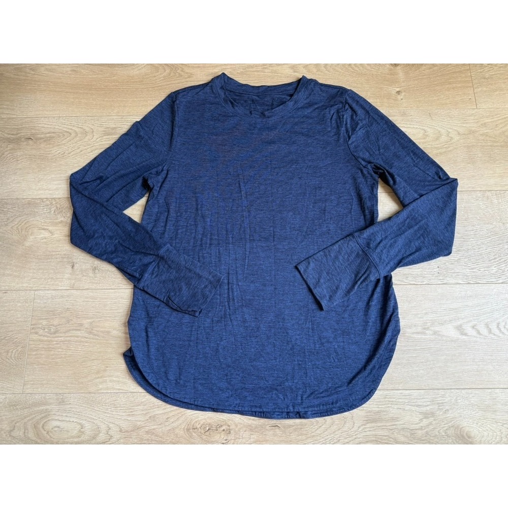 EUC Vuori women's long-sleeve performance top heathered blue stretch SOFT size L